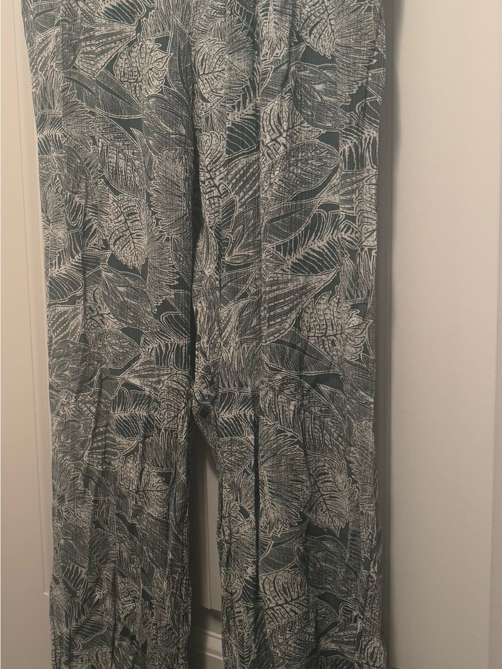 O'Neill Women's Green Leaf-Print Wide Leg Pants